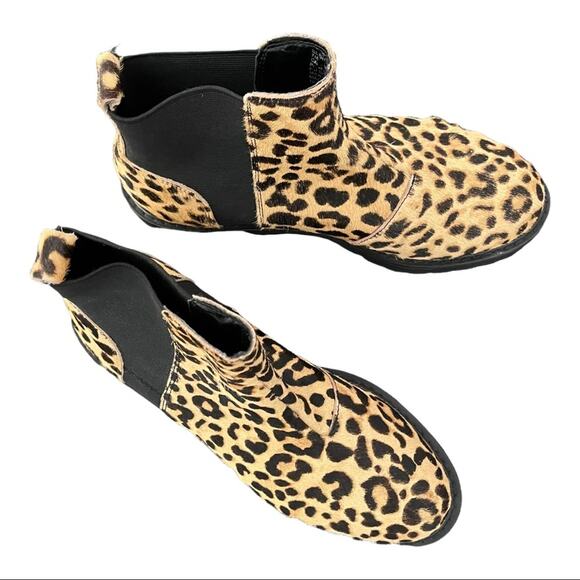 Steve Madden Gliding Leopard Calf Hair Chelsea Boot Size 7 - Picture 2 of 8